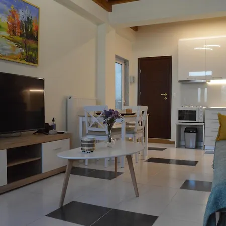 Aigaiou House 2 *