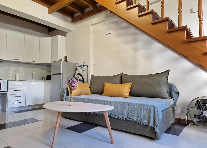 Aigaiou House 2 *
