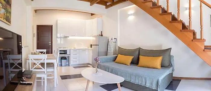 Aigaiou House 2 *